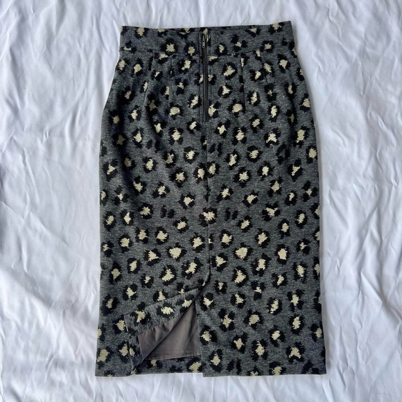 LOFT Leopard Print Pencil Skirt Midi Bodycon size XXS (fits XXS-S) - Picture 2 of 3
